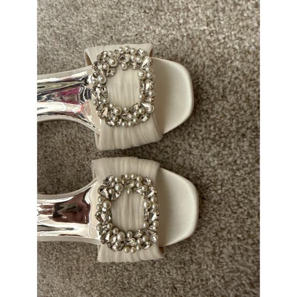 Badgley Mischka Nina Satin Peep Toe Stiletto Sandal, sz 8.5 - Picture 6 of 16